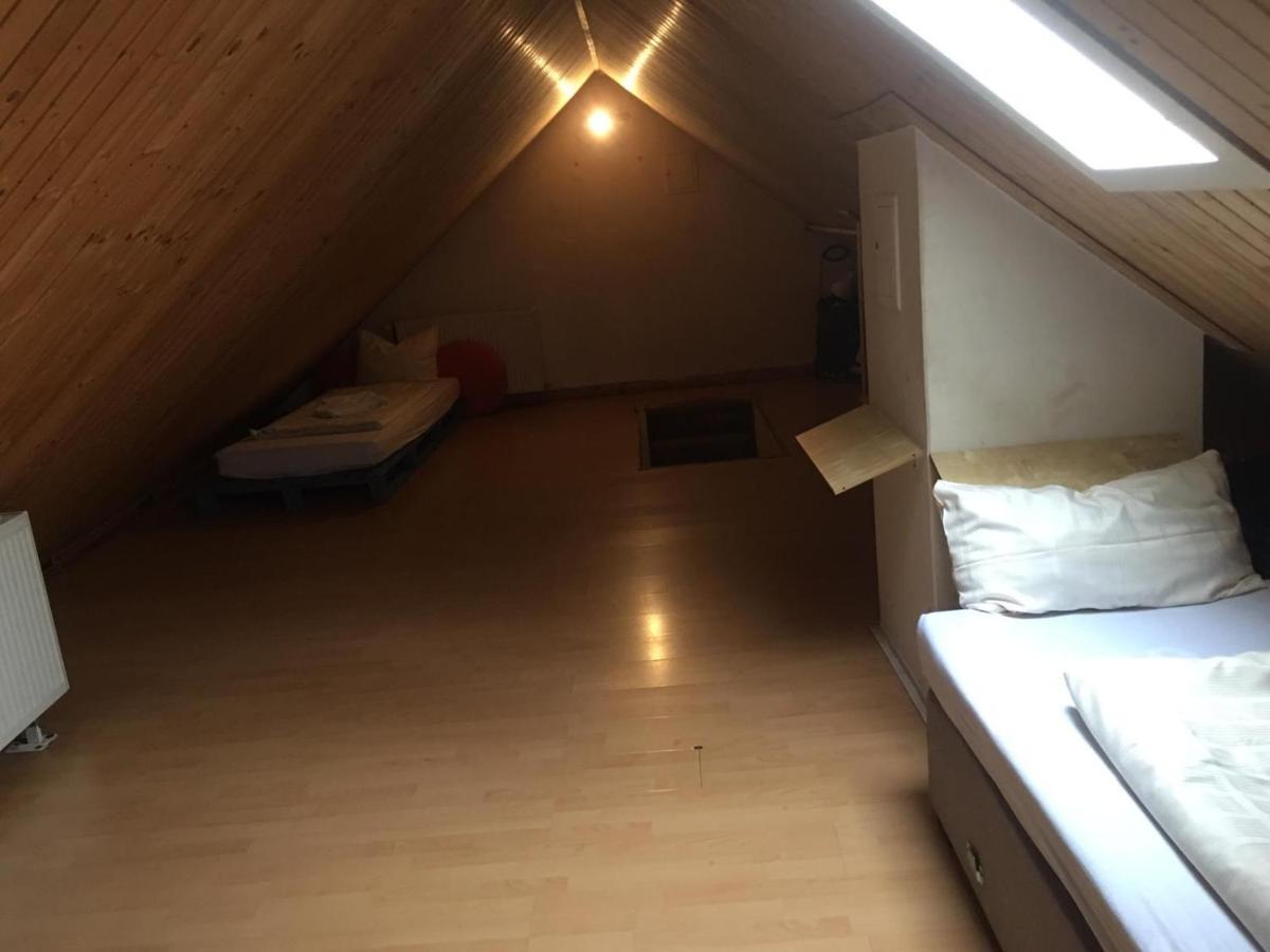 Zimmer Im Dachgeschoss Kaiserslautern Luaran gambar