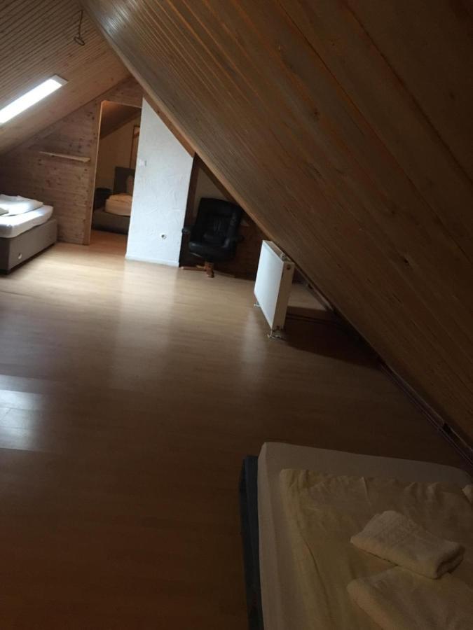 Zimmer Im Dachgeschoss Kaiserslautern Luaran gambar
