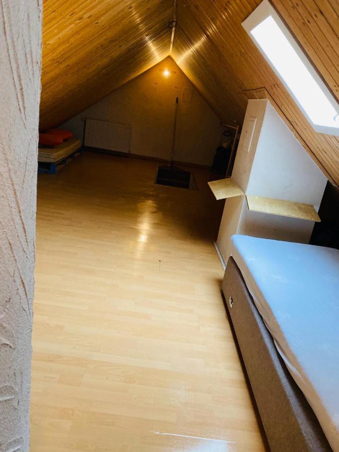 Zimmer Im Dachgeschoss Kaiserslautern Luaran gambar